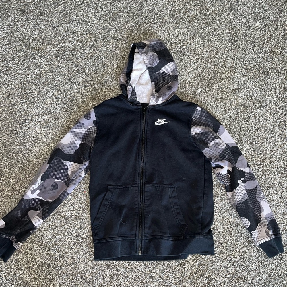 Cami/black zip-up